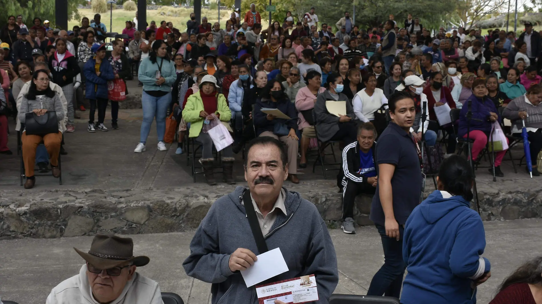 entrega de tarjetas bienestar (1)